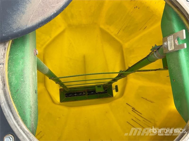John Deere 1820 54 ft Air Drill Drills