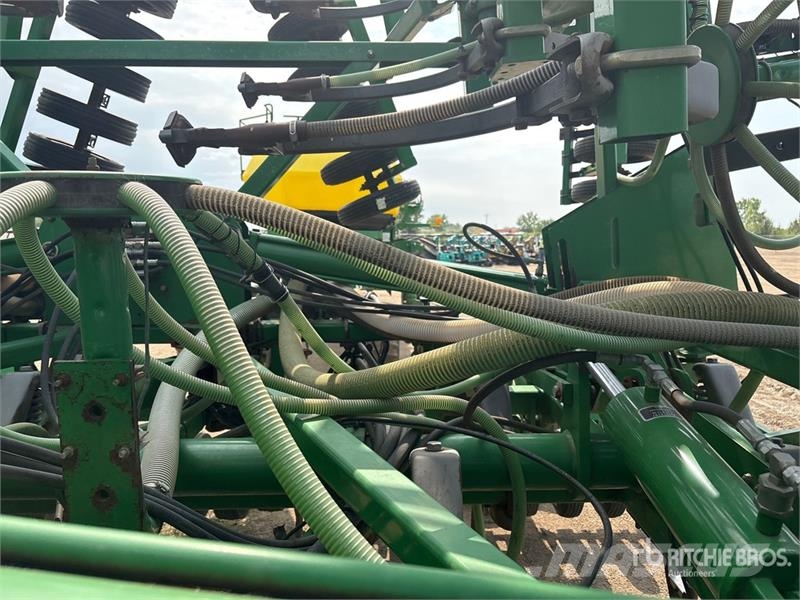 John Deere 1820 60 ft Air Drill 鑽頭