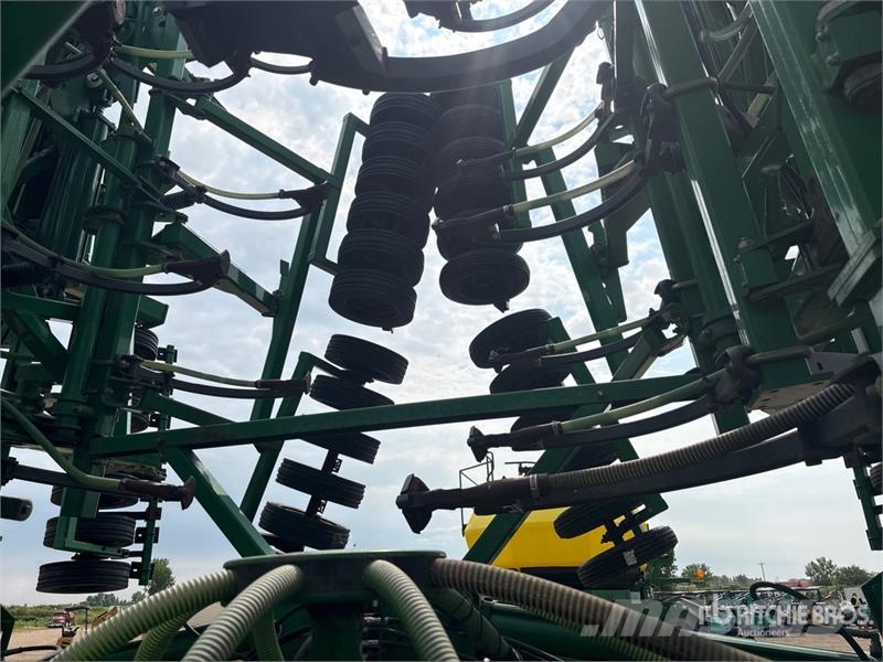 John Deere 1820 60 ft Air Drill 鑽頭