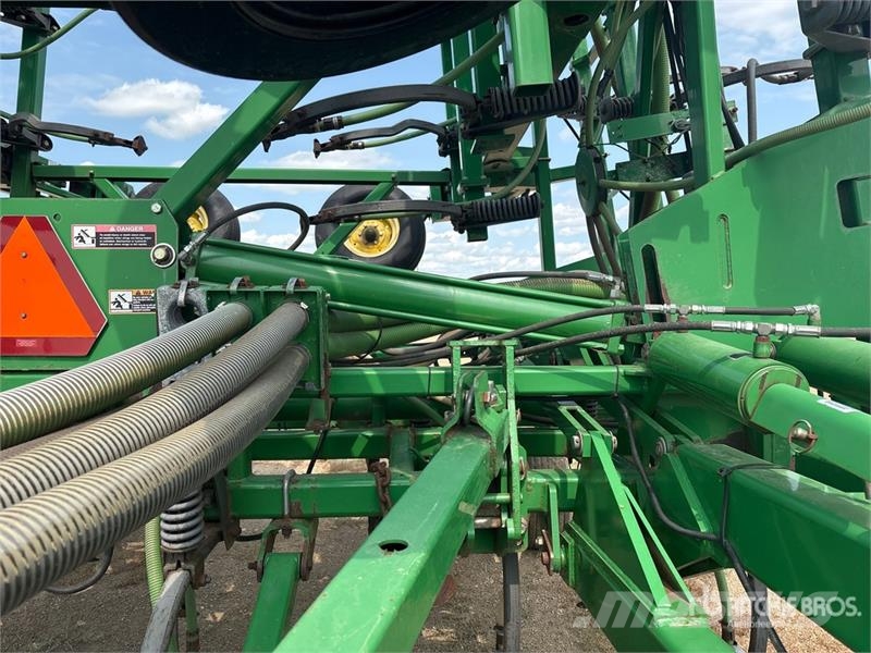 John Deere 1820 60 ft Air Drill 鑽頭