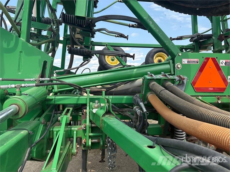John Deere 1820 60 ft Air Drill 鑽頭