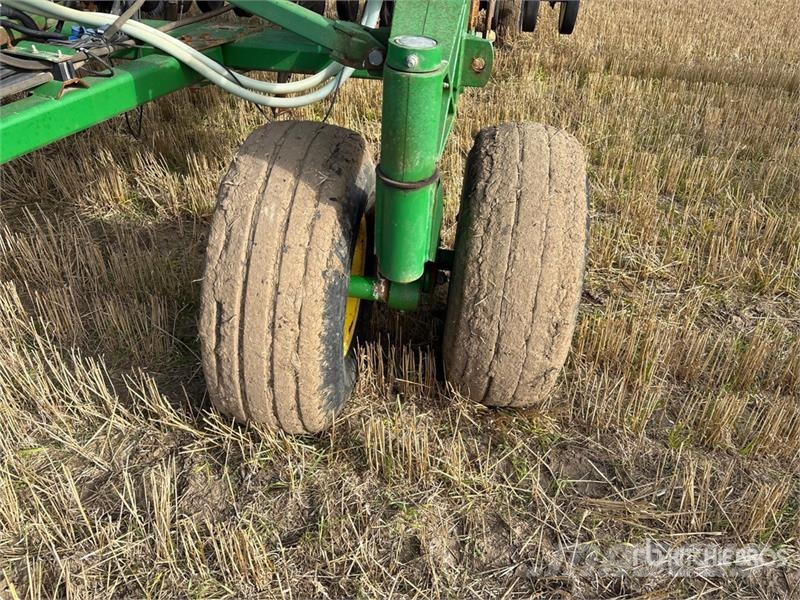 John Deere 1830 57 ft Air Drill 鑽頭