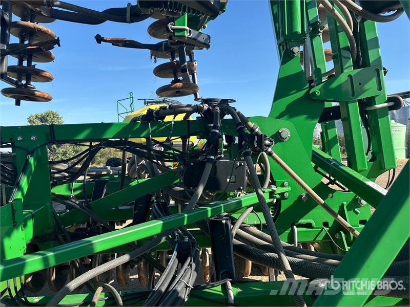 John Deere 1830 61 ft Air Drill Sējmašīnas