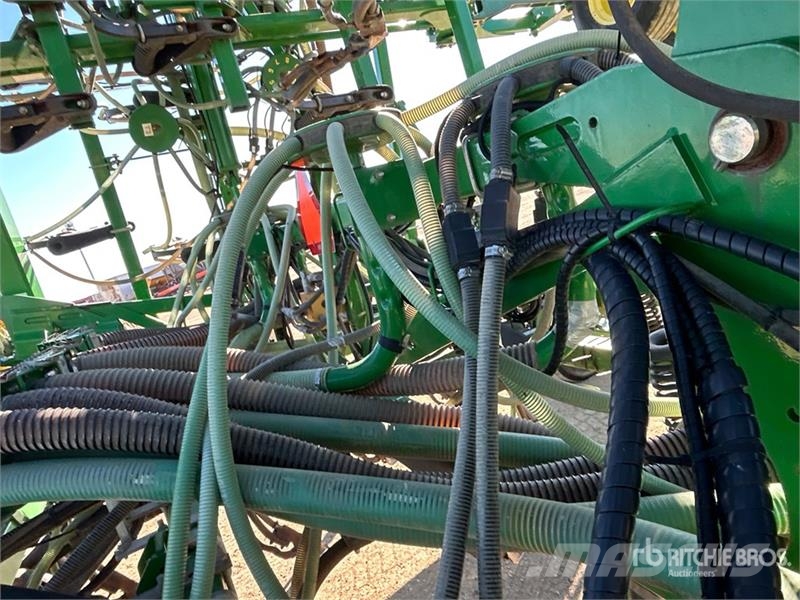 John Deere 1830 61 ft Air Drill 条播机