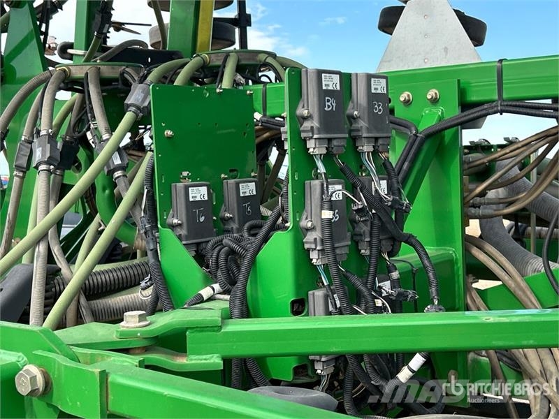 John Deere 1830 61 ft Air Drill 条播机