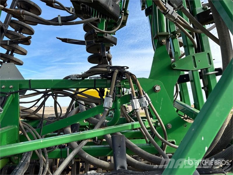 John Deere 1830 61 ft Air Drill 鑽頭
