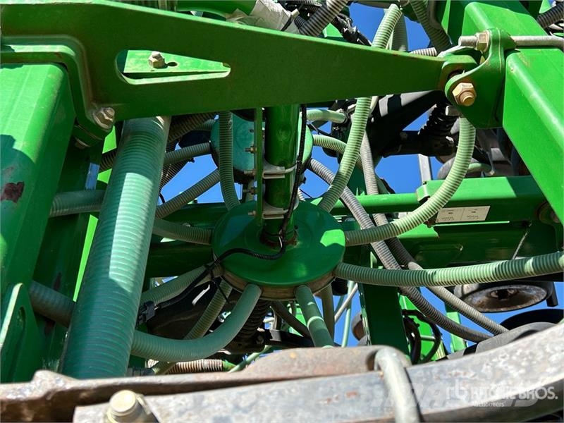 John Deere 1830 61 ft Air Drill 条播机