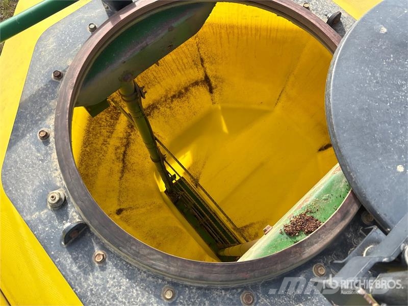 John Deere 1830 61 ft Air Drill 鑽頭