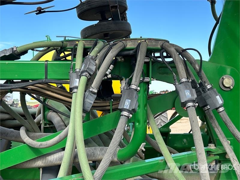 John Deere 1830 61 ft Air Drill 条播机