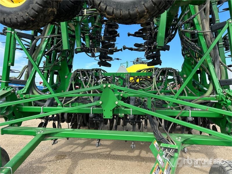 John Deere 1830 61 ft Air Drill 条播机
