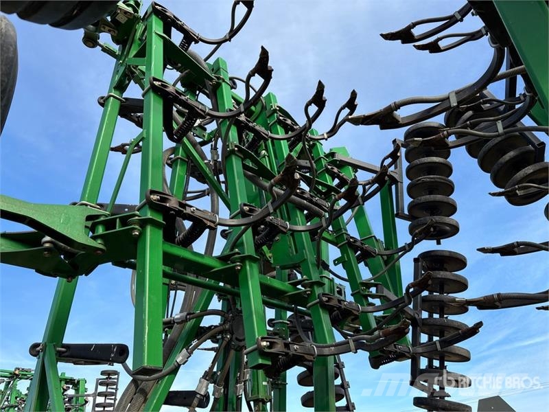 John Deere 1830 61 ft Air Drill 鑽頭
