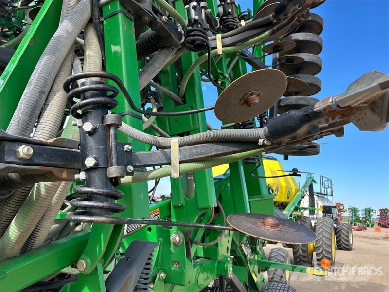 John Deere 1830 61 ft Air Drill 条播机