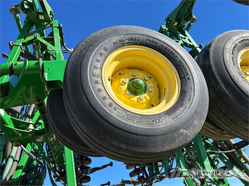 John Deere 1830 61 ft Air Drill 条播机