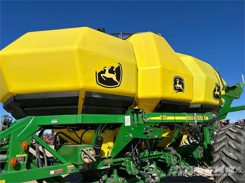 John Deere 1830 61 ft Air Drill 条播机