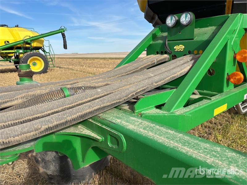 John Deere 1830 61 ft Air Drill 鑽頭