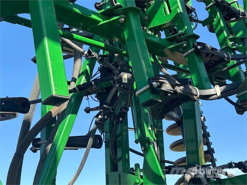 John Deere 1830 61 ft Air Drill Sējmašīnas