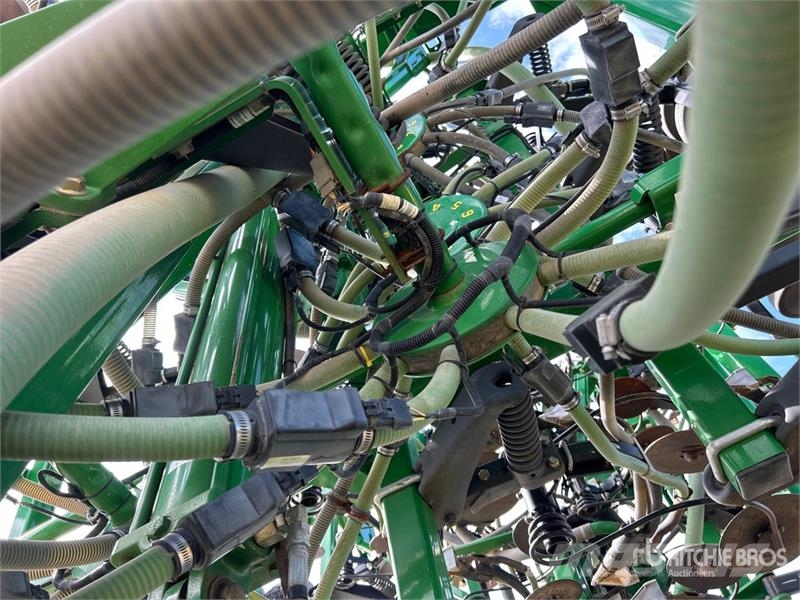 John Deere 1830 61 ft Air Drill 条播机