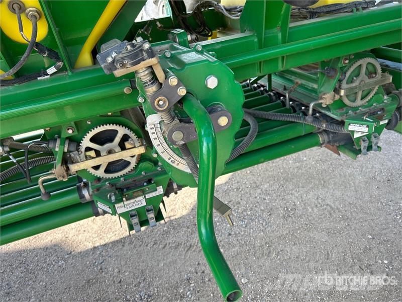 John Deere 1830 61 ft Air Drill 条播机