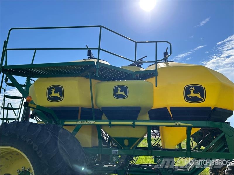John Deere 1830 61 ft Air Drill 条播机