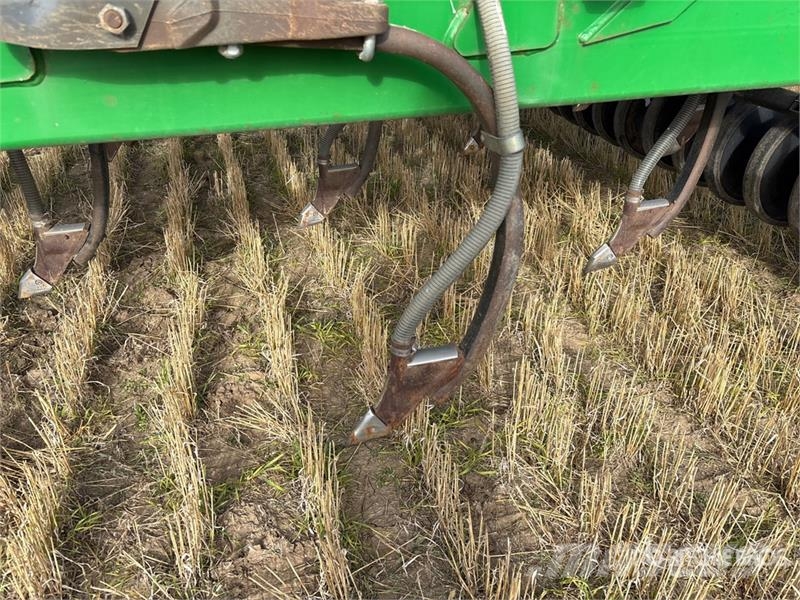 John Deere 1830 61 ft Air Drill 鑽頭