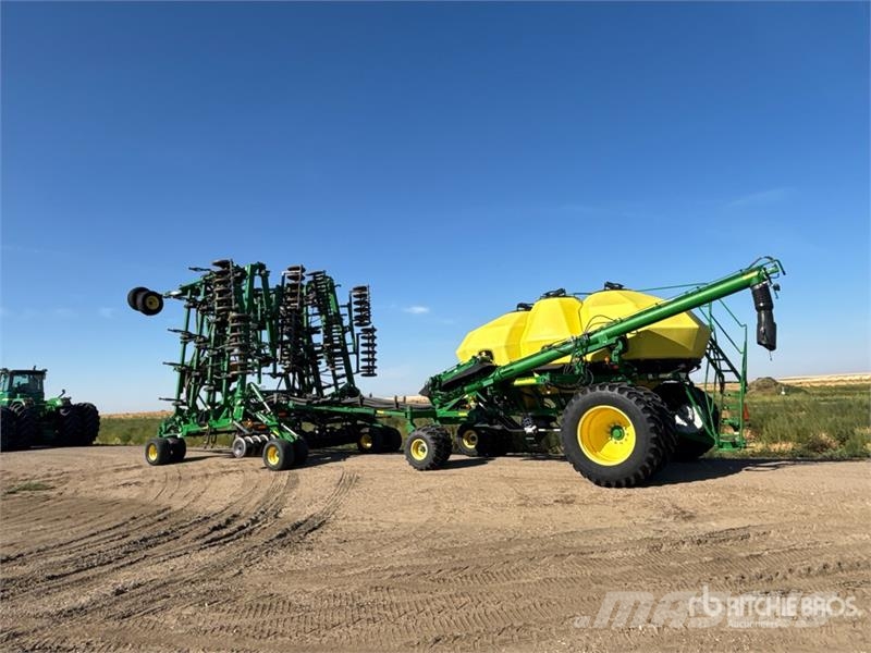 John Deere 1830 61 ft Air Drill Sējmašīnas