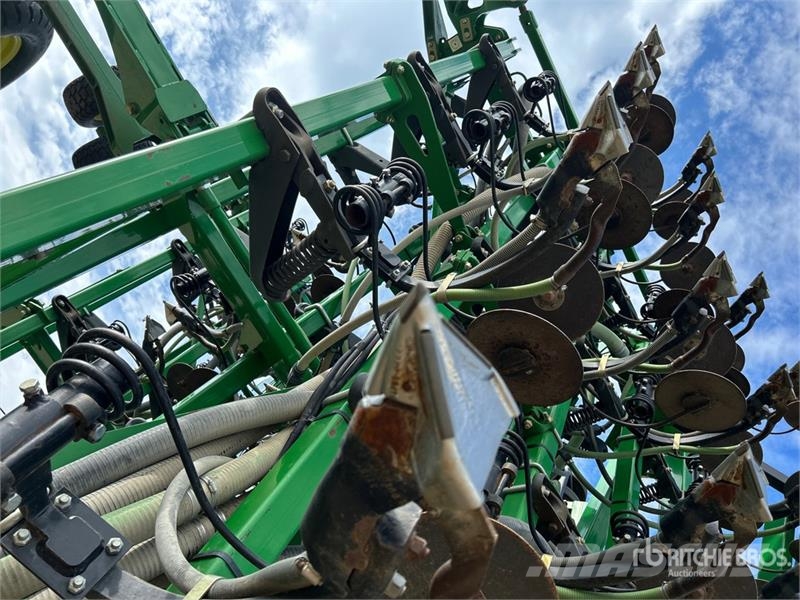 John Deere 1830 61 ft Air Drill 条播机