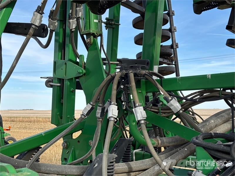 John Deere 1830 61 ft Air Drill 鑽頭