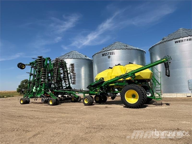 John Deere 1830 61 ft Air Drill Sējmašīnas
