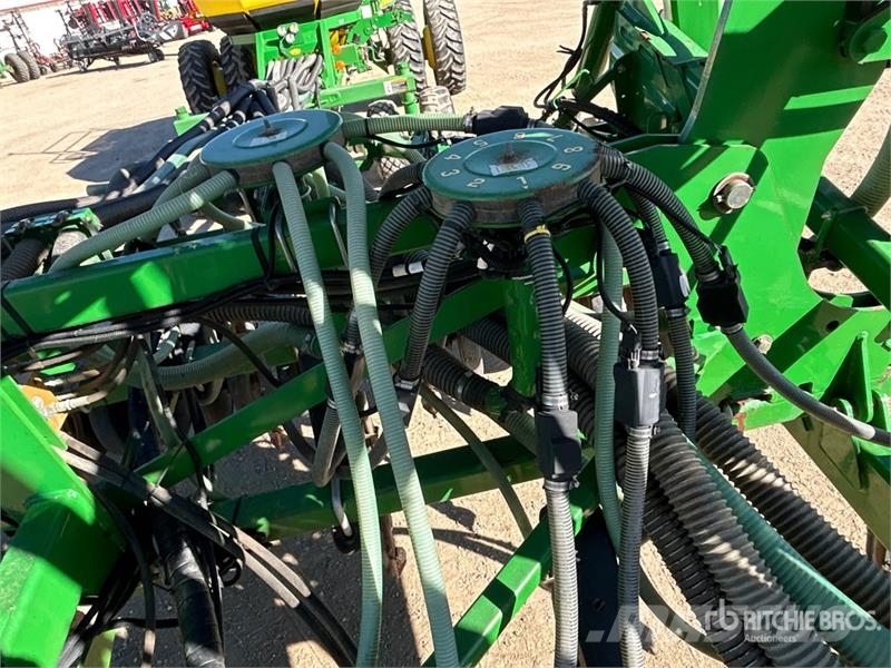 John Deere 1830 61 ft Air Drill 条播机
