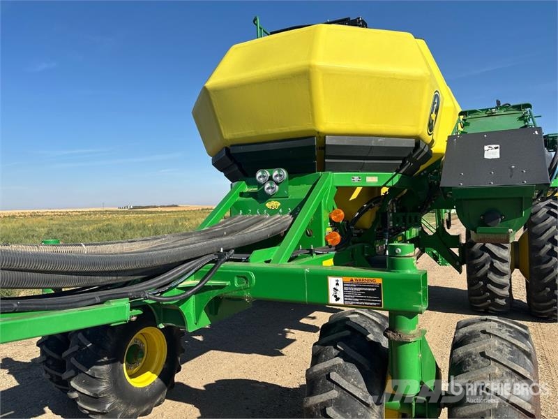 John Deere 1830 61 ft Air Drill Sējmašīnas