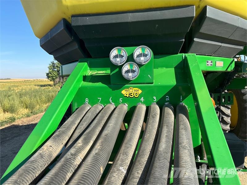 John Deere 1830 61 ft Air Drill Sējmašīnas