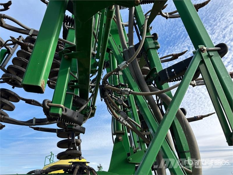 John Deere 1830 61 ft Air Drill 鑽頭