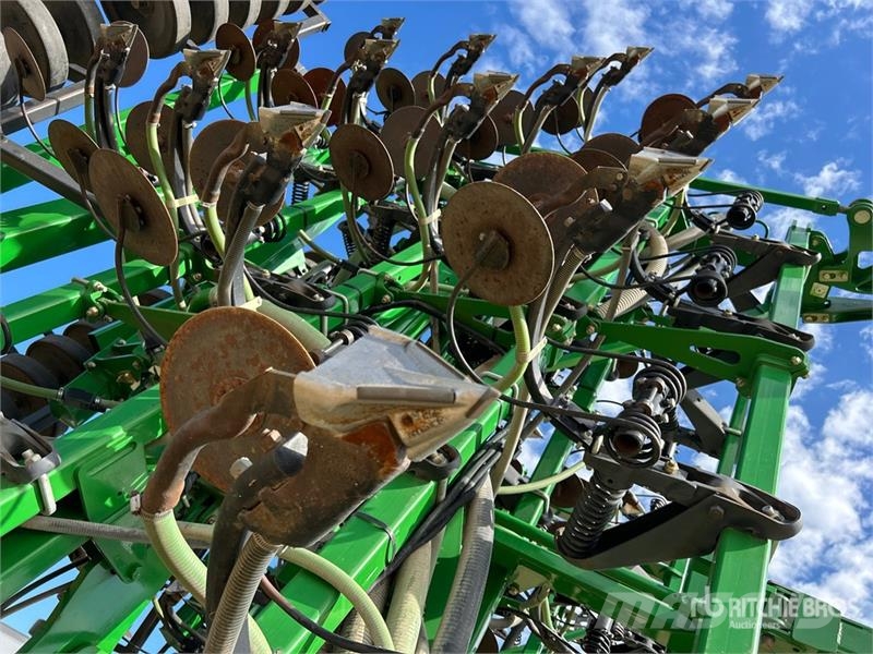 John Deere 1830 61 ft Air Drill 条播机