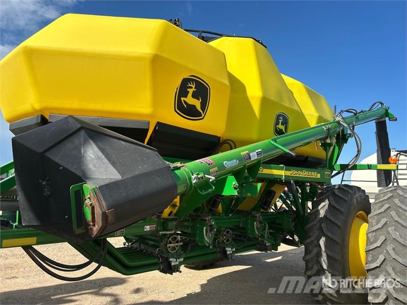 John Deere 1830 61 ft Air Drill 条播机