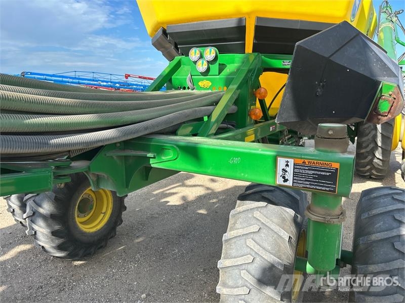 John Deere 1830 61 ft Air Drill 条播机