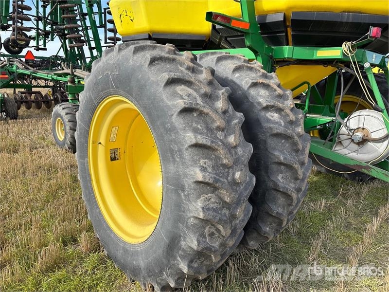 John Deere 1830 61 ft Air Drill 鑽頭