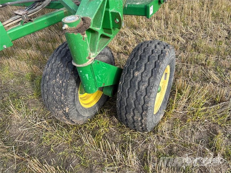 John Deere 1830 61 ft Air Drill 鑽頭