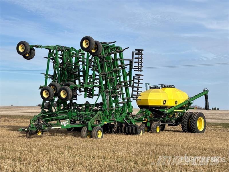 John Deere 1830 61 ft Air Drill 鑽頭