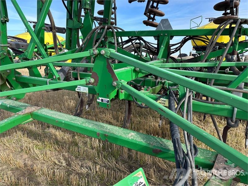 John Deere 1830 61 ft Air Drill 鑽頭