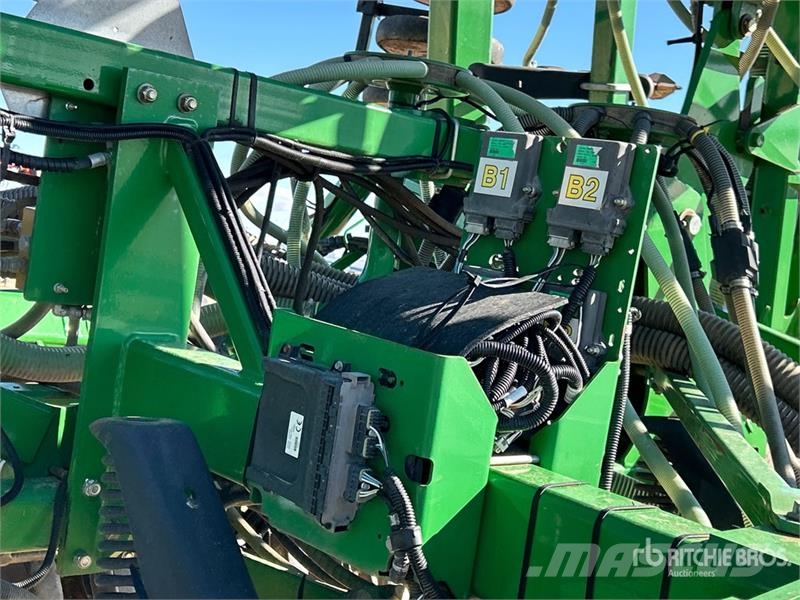 John Deere 1830 61 ft Air Drill 条播机