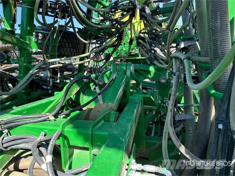 John Deere 1870 76 ft Air Seeder Mibzerler