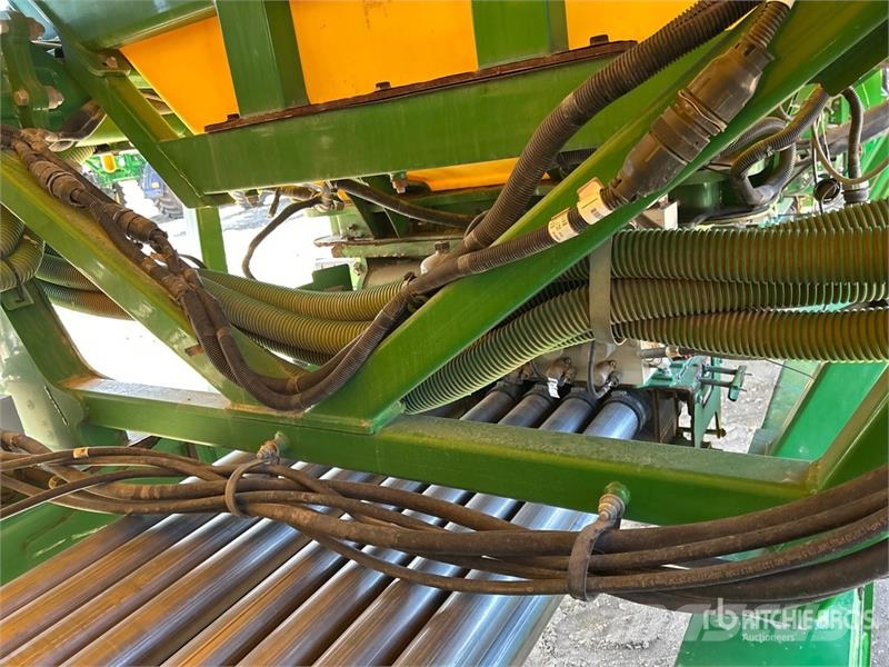 John Deere 1870 76 ft Air Seeder Mibzerler