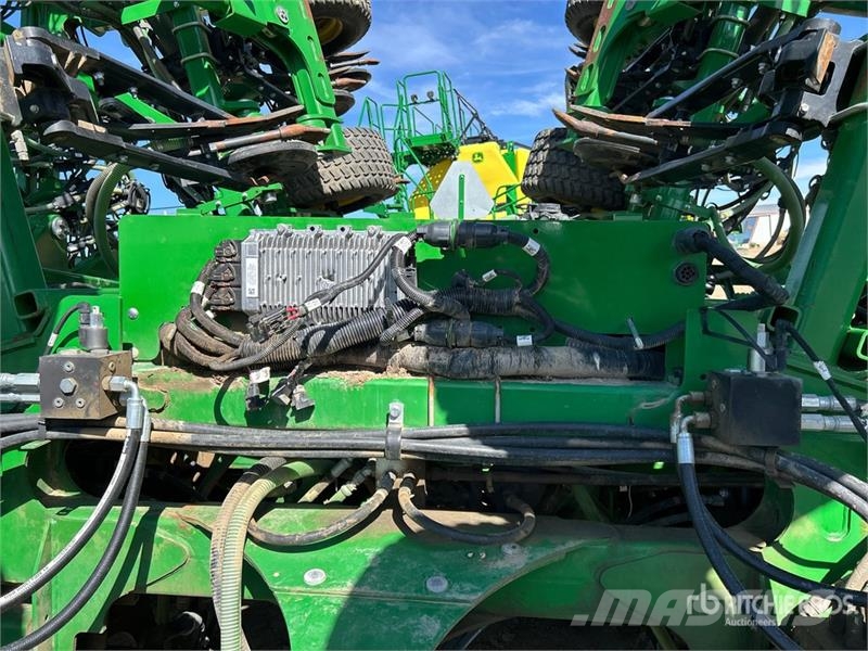 John Deere 1870 76 ft Air Seeder Mibzerler