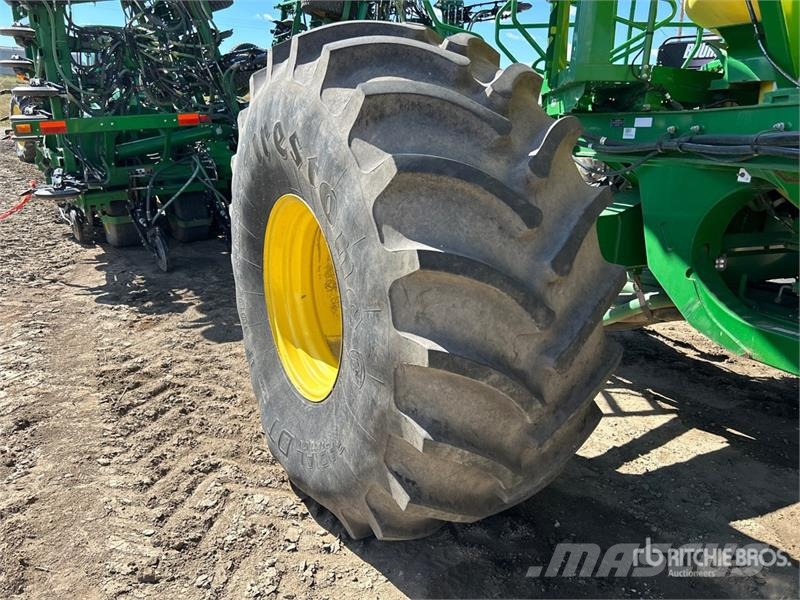 John Deere 1870 76 ft Air Seeder Mibzerler