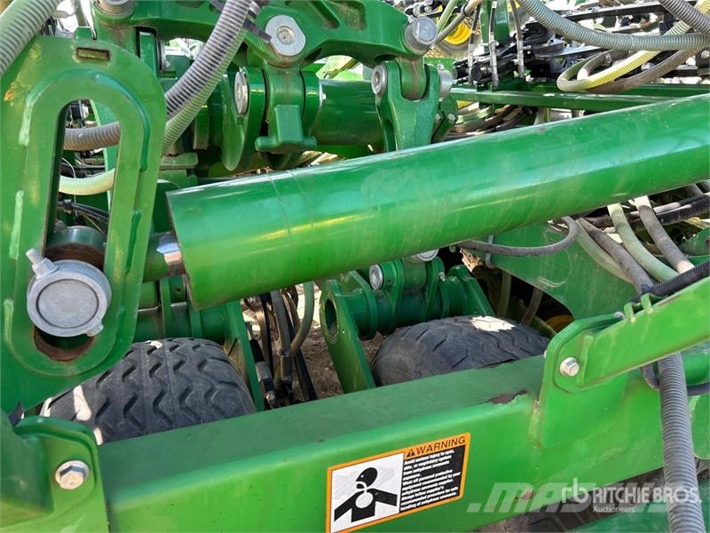 John Deere 1870 76 ft Air Seeder Mibzerler