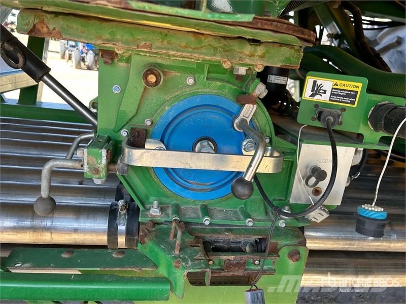 John Deere 1870 76 ft Air Seeder Mibzerler