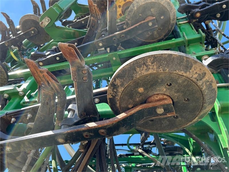 John Deere 1870 76 ft Air Seeder Mibzerler
