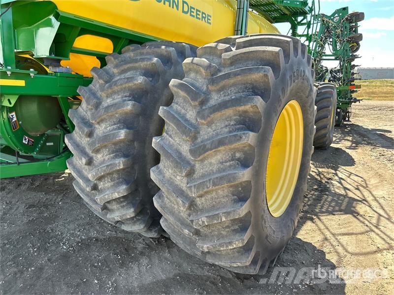 John Deere 1870 76 ft Air Seeder Mibzerler