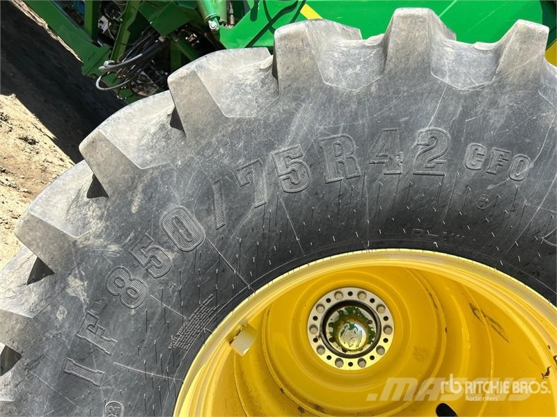 John Deere 1870 76 ft Air Seeder Mibzerler