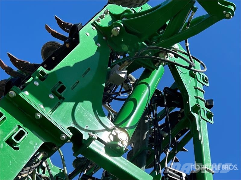 John Deere 1870 76 ft Air Seeder Mibzerler